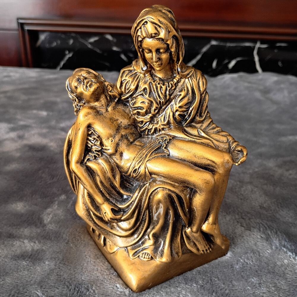 Pieta Maple Michelangelo Mary Madonna Jesus Figurine Life Symbols Vintage